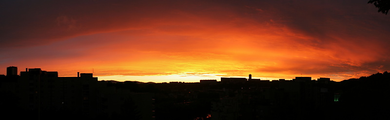 http://3141592.pio2001.online.fr/pictures/hardware/coucher/20080812panos.jpg
